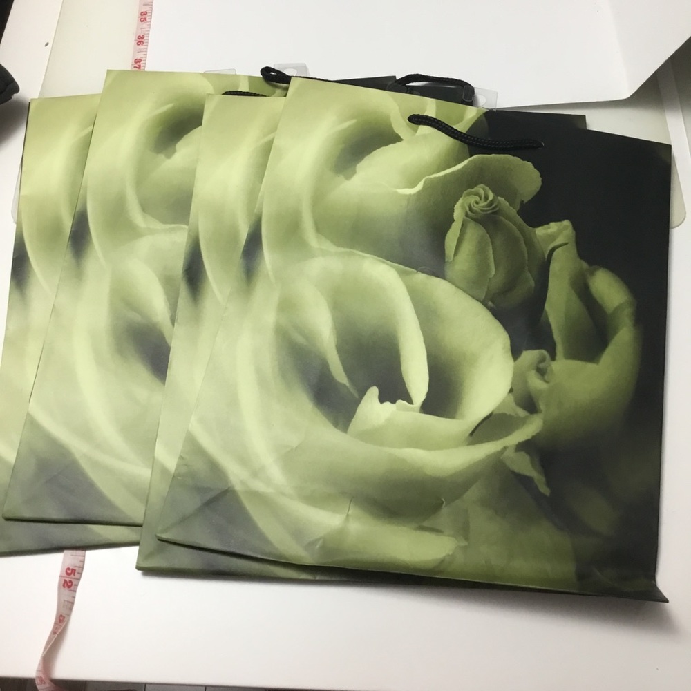 Paper Gift Bags Bundle - Picture 2 of 7